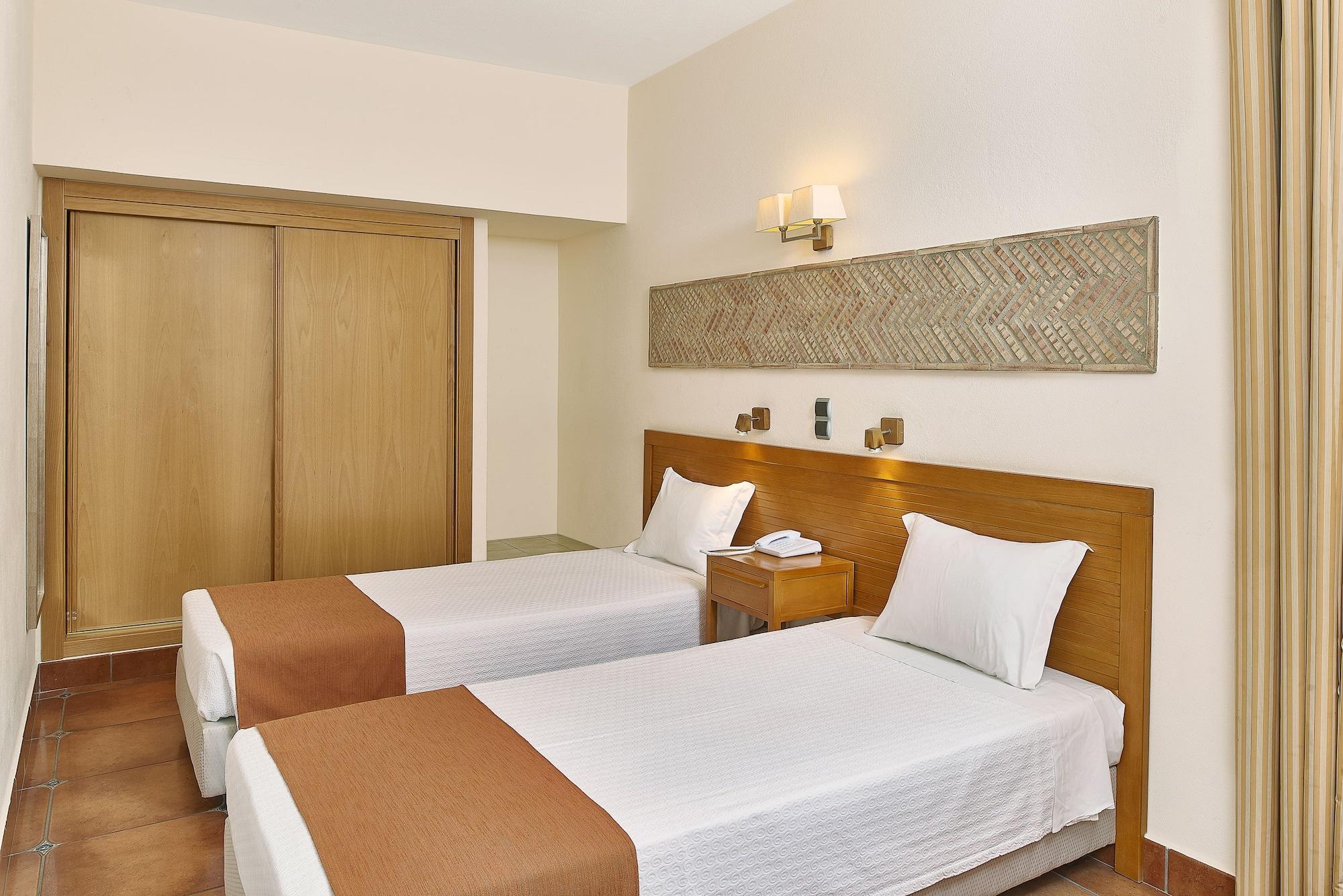 Oceanus Aparthotel อัลบูเฟรา ภายนอก รูปภาพ
