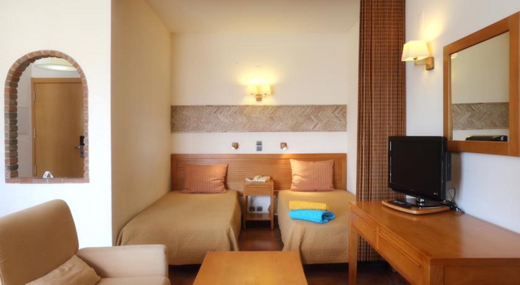 Oceanus Aparthotel อัลบูเฟรา ภายนอก รูปภาพ