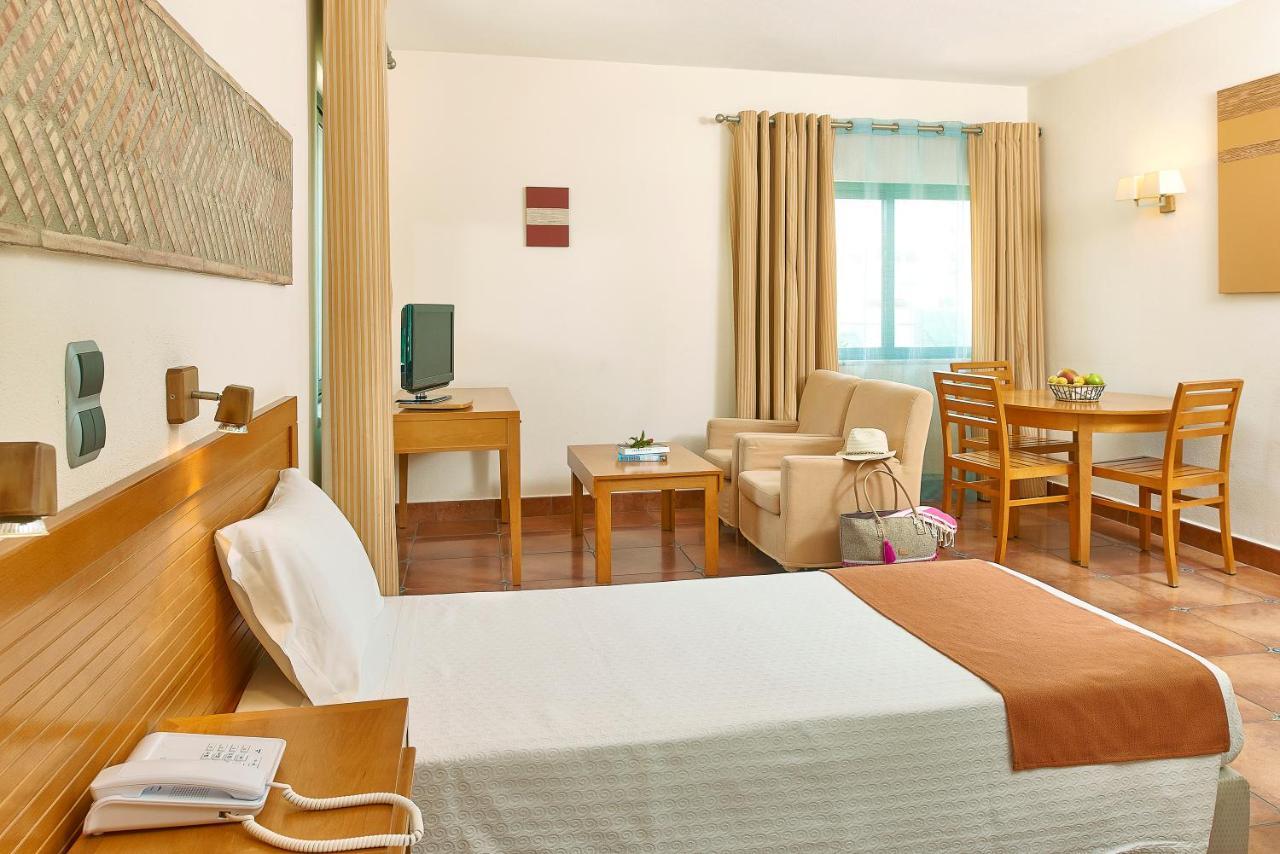 Oceanus Aparthotel อัลบูเฟรา ภายนอก รูปภาพ